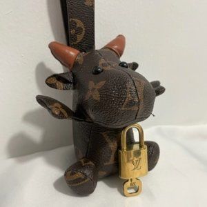 Authentic Louis Vuitton Lock and Key #320 with bag charm keychain